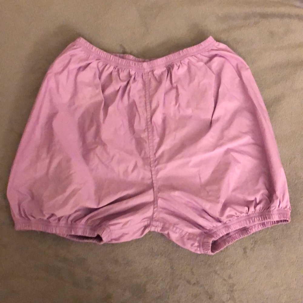 Bullet Pointe Shorts